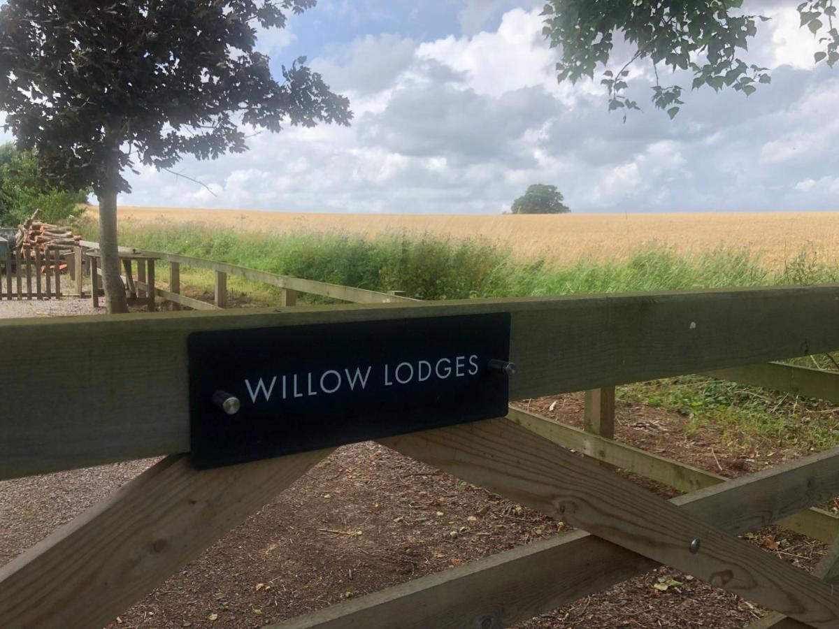 Willow Lodge 1 North Newton 外观 照片
